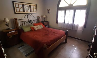 CASA DE 5 AMBIENTE CON PILETA