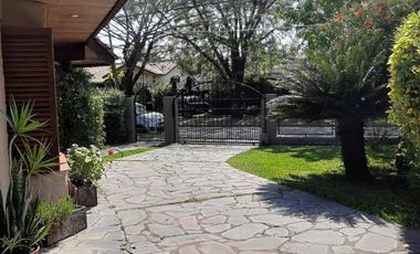 CASA DE 5 AMBIENTE CON PILETA