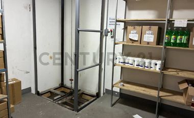 Se Arrienda edificio nuevo para oficinas y bodegas sector centro