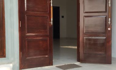 Rumah Hunian Atau Untuk Kantor Asri, Nyaman Di Kemang Timur