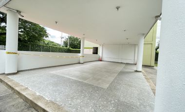apartamento en arriendo en prados del este. Cod A5742