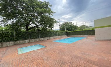 apartamento en arriendo en prados del este. Cod A5742