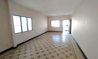 casa-local en arriendo/venta en los cocos. Cod V13447