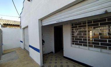 casa-local en arriendo/venta en los cocos. Cod V13447