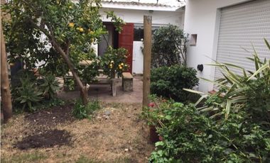 VENDO CHALET (4) Ambientes- PARQUE LURO