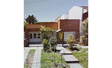 VENDO CHALET (4) Ambientes- PARQUE LURO