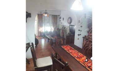 VENDO CHALET (4) Ambientes- PARQUE LURO