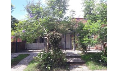 VENDO CHALET (4) Ambientes- PARQUE LURO