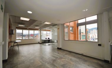 oficina en arriendo en la merced norte. Cod A1712923