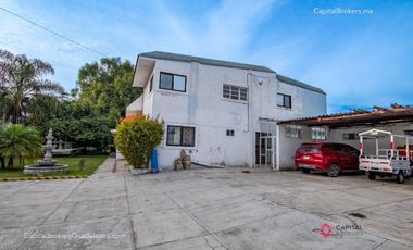 Casa en venta en el Campanario a precio de terreno.