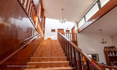 Casa en venta en el Campanario a precio de terreno.