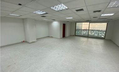 SE ARRIENDA OFICINA CON VISTA A LA MARINA INTERNACIONAL DE SANTA MARTA