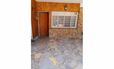 CASA 3 AMB. C/ DEPENDENCIA, PATIO Y COCHERA DOBLE