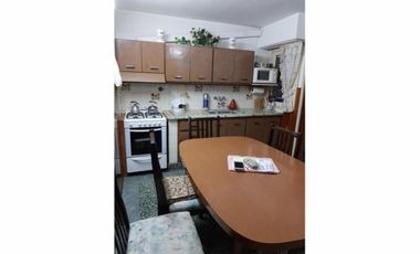 CASA 3 AMB. C/ DEPENDENCIA, PATIO Y COCHERA DOBLE
