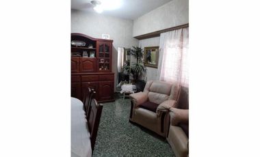 CASA 3 AMB. C/ DEPENDENCIA, PATIO Y COCHERA DOBLE