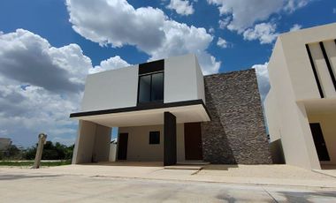 Hermosa casa en venta en Entre Parques Tixcuytun,Mérida Yucatan, Listas