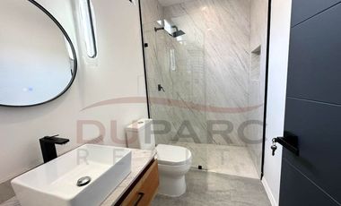 Casa  en Venta  de 4 recamaras con Piscina en Residencial del Lago