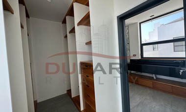 Casa  en Venta  de 4 recamaras con Piscina en Residencial del Lago