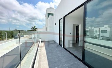 Casa  en Venta  de 4 recamaras con Piscina en Residencial del Lago