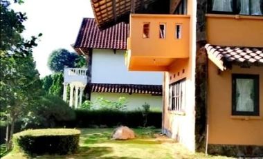VILLA GRAND WHIZ TRAWAS MOJOKERTO MURAH