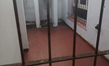P.H por pasillo Apto Profesional Zona Puerto