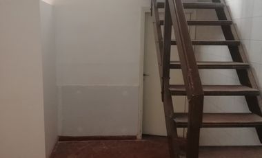 P.H por pasillo Apto Profesional Zona Puerto