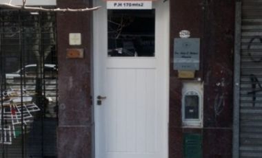 P.H por pasillo Apto Profesional Zona Puerto