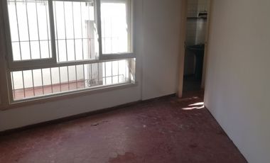 P.H por pasillo Apto Profesional Zona Puerto