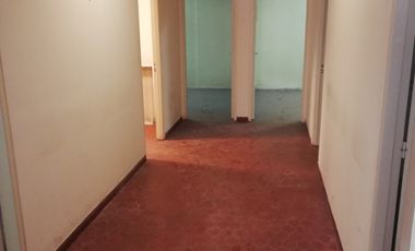 P.H por pasillo Apto Profesional Zona Puerto