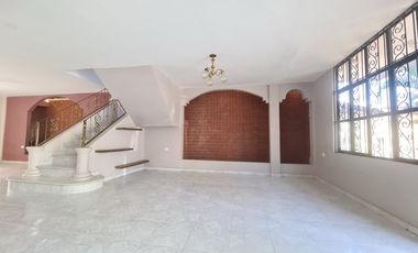 COD. 210 - SE VENDE CASA - BARRIO: BOSTON