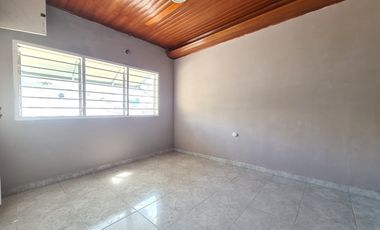 COD. 210 - SE VENDE CASA - BARRIO: BOSTON