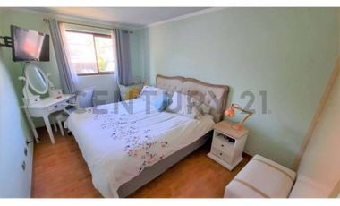 SE VENDE AMPLIA CASA EN CONDOMINIO