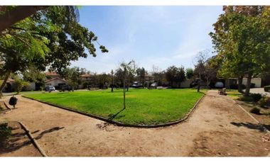 SE VENDE AMPLIA CASA EN CONDOMINIO