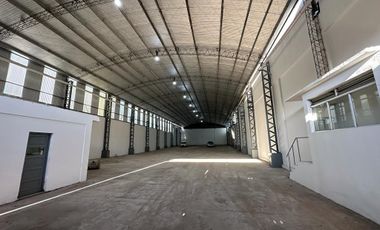Depósito - Galpón de 1100 m2   Refaccionado a nuevo - Lanús Estes - VENTA o ALQUILER