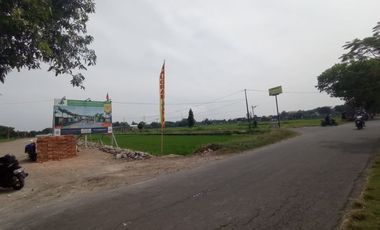 Rumah 2 Lantai Di Perumahan Gardenia Residence Jomboran!!!