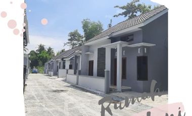 DI JUAL RUMAH SIAP HUNI DI SEYGAN LOKASI STRATEGIS !!!