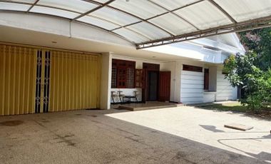 Dijual rumah istimewa di manyar Jaya Surabaya