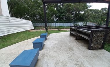 apartamento en arriendo en c.r escarlata piso 1 sin ascensor. Cod A13865