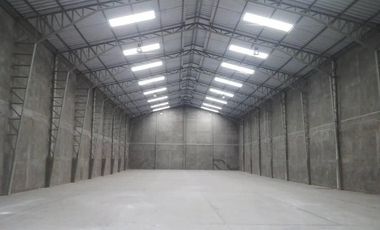 Complejo de bodegas en Duran alquilo, bodega de estreno 1300 m2