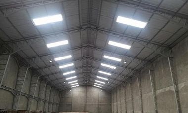 Complejo de bodegas en Duran alquilo, bodega de estreno 1300 m2