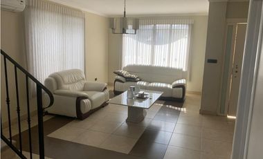 VENTA CASA EN PASEO DORADO, EN CONDADO DEL REY
