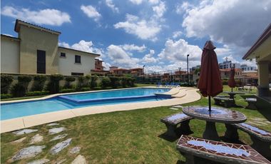 VENTA CASA EN PASEO DORADO, EN CONDADO DEL REY