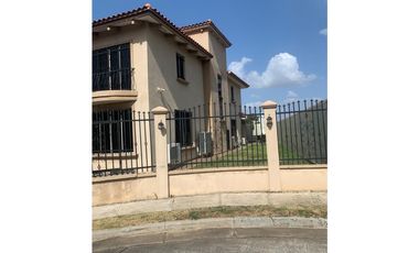 VENTA CASA EN PASEO DORADO, EN CONDADO DEL REY