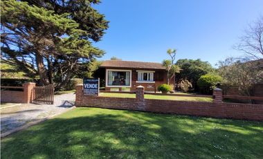 VENTA CASA 3 AMBIENTES CON PILETA Y QUINCHO EN MAR CHIQUITA