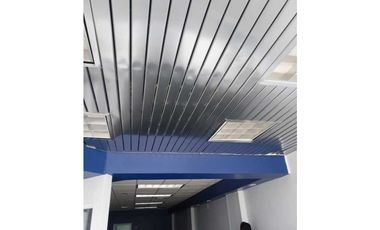 Se alquila local comercial en Plaza Cordoba