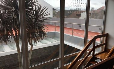 Casa 4 ambientes con gran parque y pileta. Parque Luro.