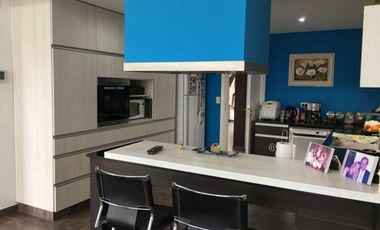Casa 4 ambientes con gran parque y pileta. Parque Luro.