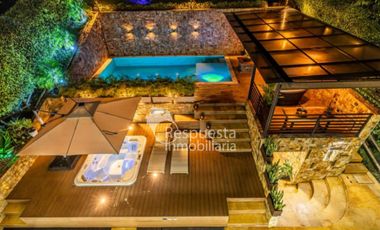 Venta en el poblado, hermosa casa con piscina privada en Medellín
