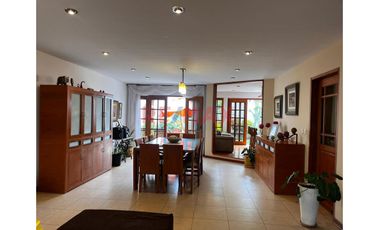 Se Alquila Casa  De 3 Pisos Con Excelentes Acabados En Urbanización El Golf A 14,000 Soles