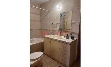 Se Alquila Casa  De 3 Pisos Con Excelentes Acabados En Urbanización El Golf A 14,000 Soles